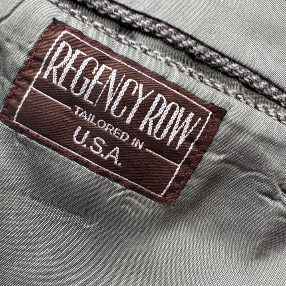 Regency Row Wool Blazer Mens Medium Grey Herringbone Two Button USA Made Vintage